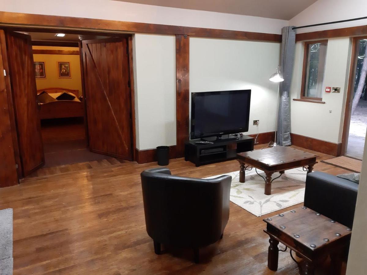 Wyldwood Lodge Cheadle  Zewnętrze zdjęcie